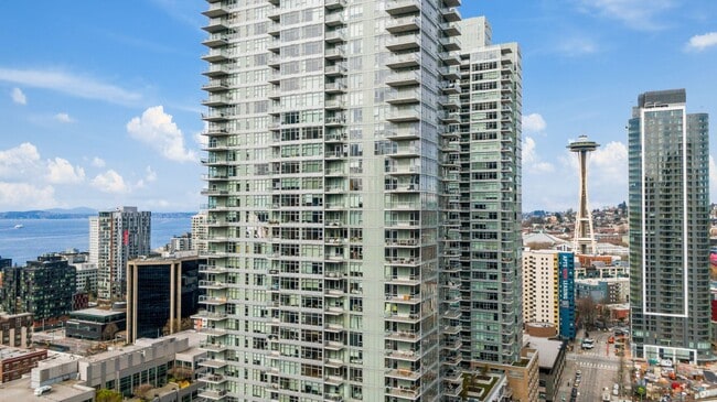 Building Photo - Stellar Denny Triangle Luxury Condo Unit 1504S