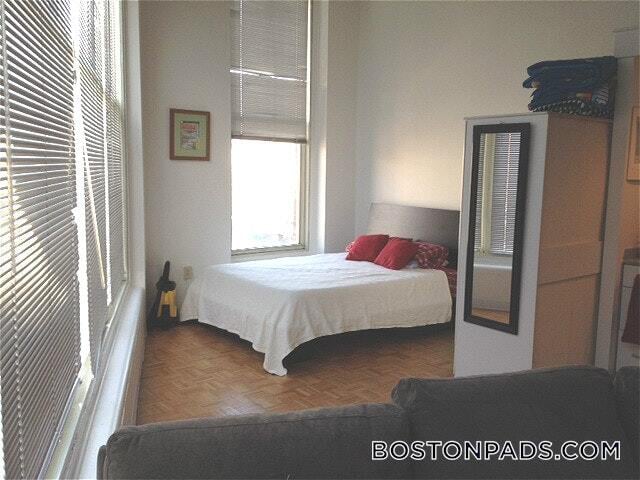 Photo - 61 Brookline Ave Unidad 303