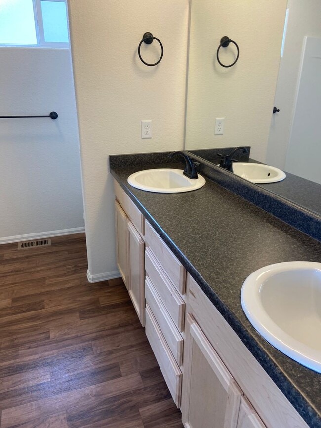 Photo - 3 bedroom, 3 bath home in Raindance Community.