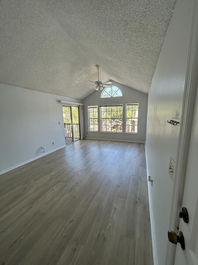 Photo - 1055 S Hiawassee Rd