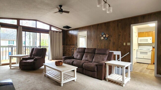 Photo - 13 Seafarer Ln