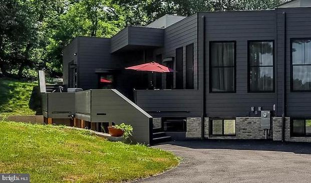6325 Johensu Dr