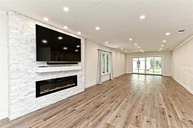 Photo - 2709 W 49th 1/2 St