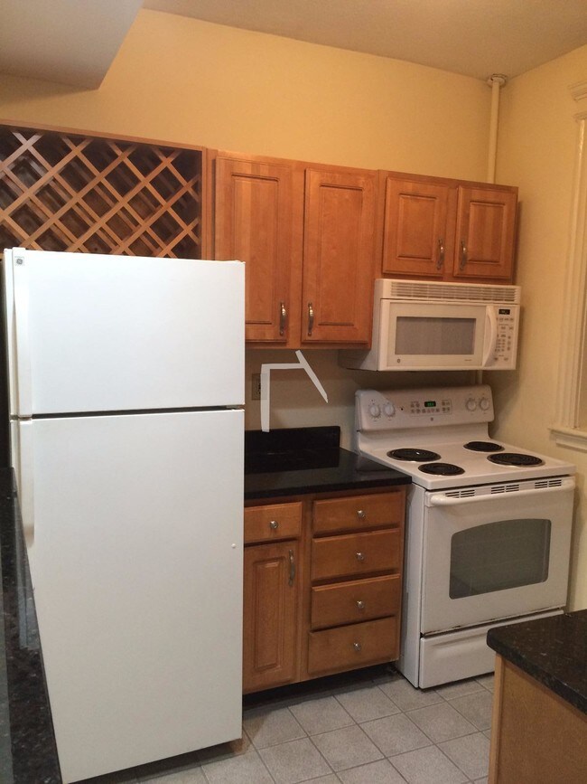 Photo - 107 Queensberry St Unit 8