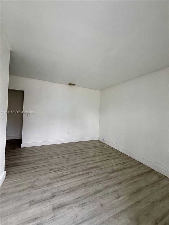 Photo - 5700 SW 4th St Unit 2