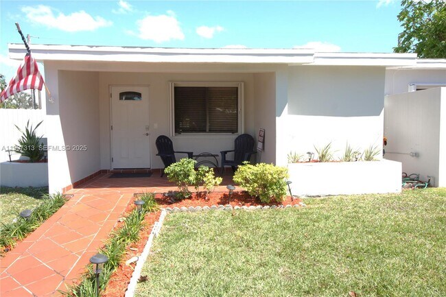 Photo - 11031 SW 43rd St