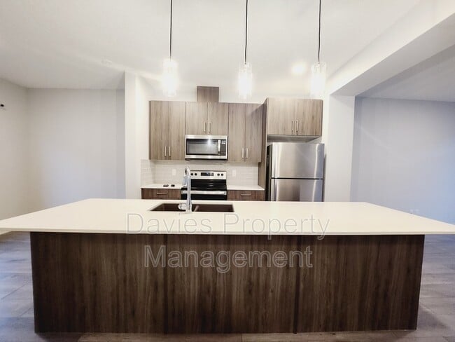 Photo - 804 Welsh Dr SW