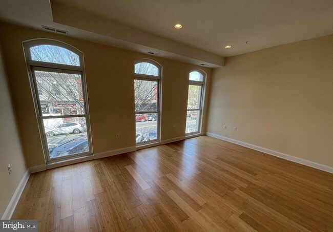Photo - 532 8th St SE Unit 2