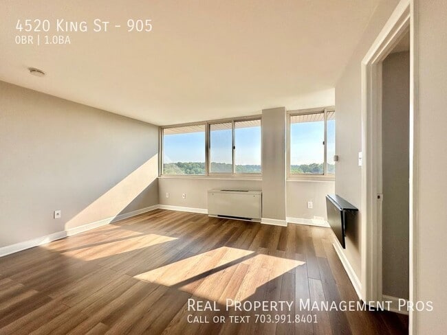 Photo - 4520 King St Unit 905