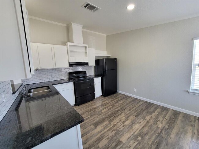 Photo - 8407 Riverstone Dr