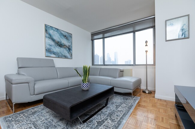 Photo - 271 W 47th St Apartamento Unidad 10J