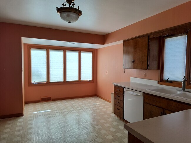 Photo - 2317 31st St S