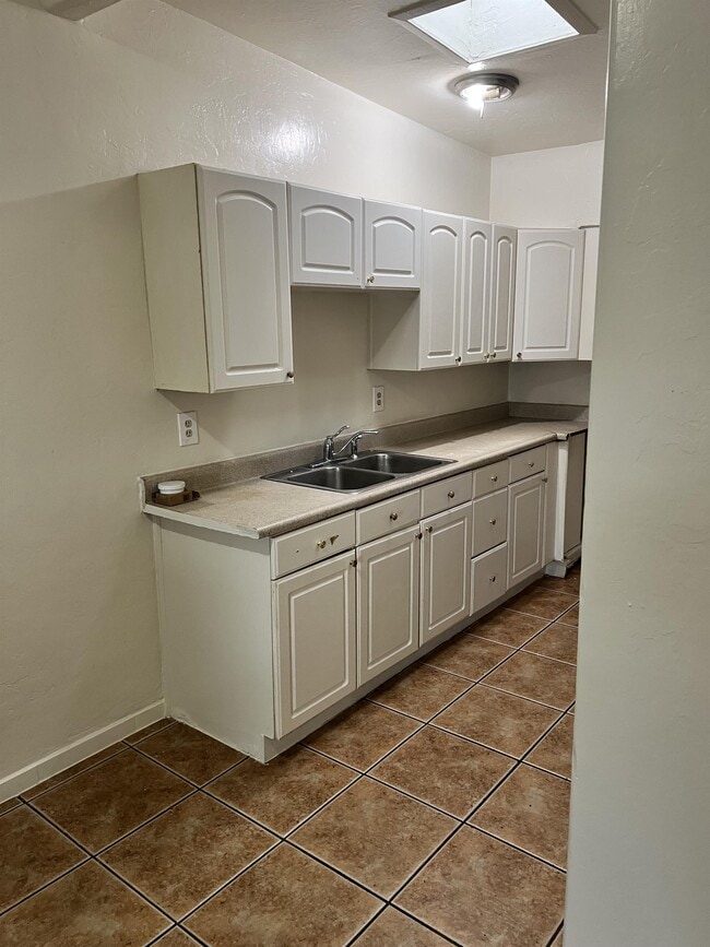 Photo - 926 W Wedwick St