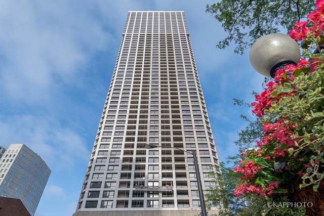Photo - 1030 N State St Condo Unit 40G