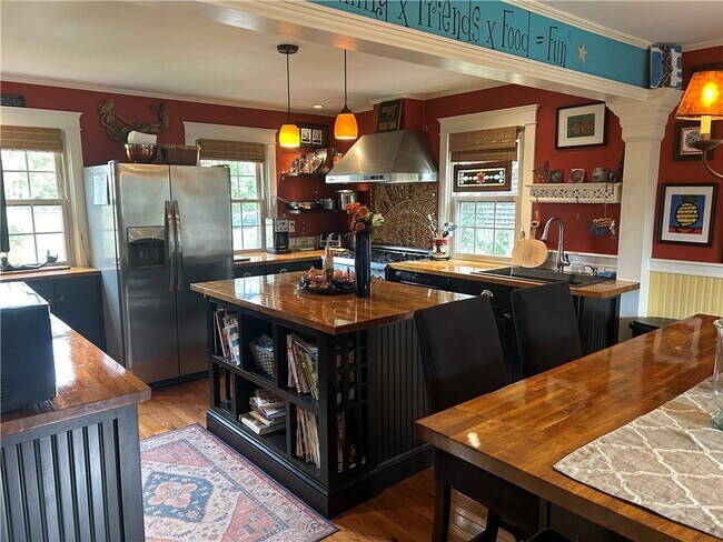 Photo - 7 Boulevard E