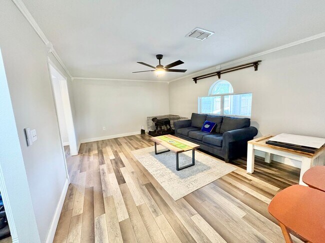 Photo - 2015 Canopy Dr