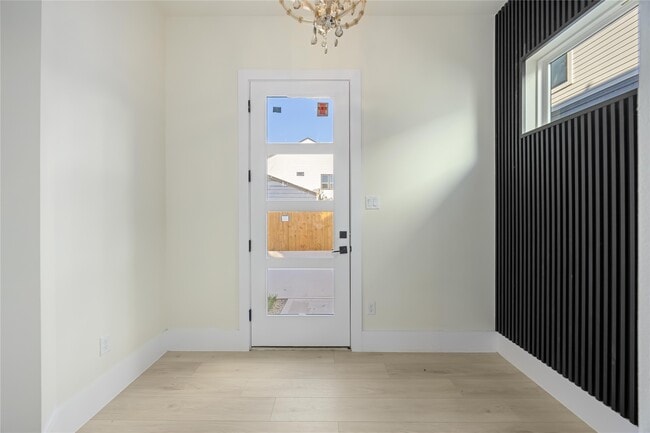 Building Photo - 7127 England St