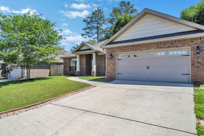 Building Photo - 4628 Hermosa Rd