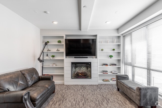 504 Glenbrook