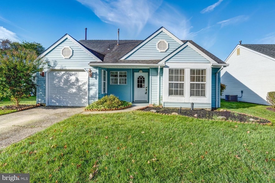 Photo - 405 Lexington Dr