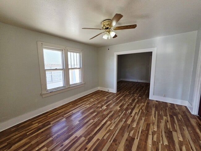 Photo - 1009 S Main St