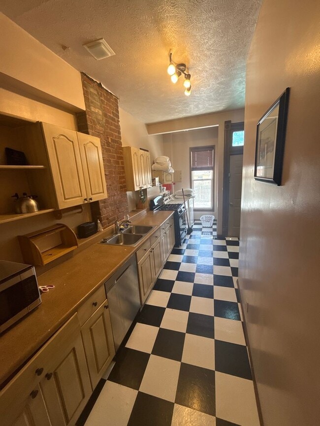 Photo - 2 Bedroom In Field Club!!