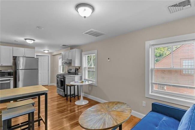 Building Photo - 16 Brinley St Unit 8 Rental