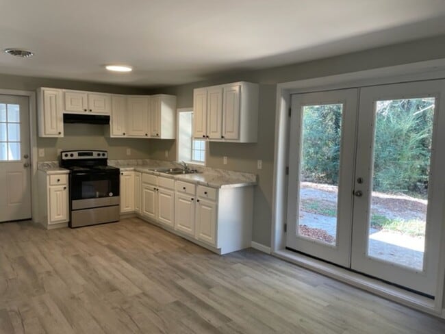 Photo - Renovated 3 Bedroom 2 Bath Home for Rent!
