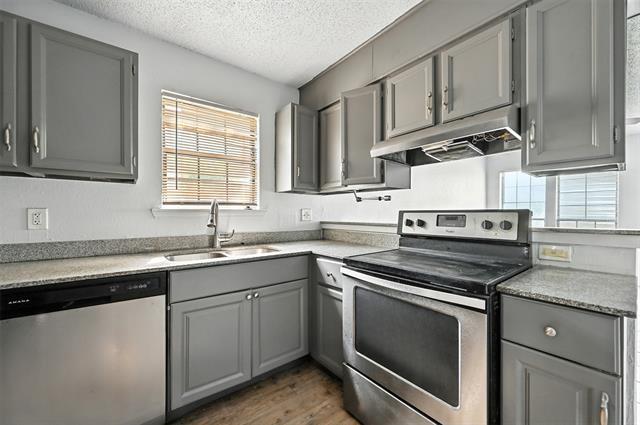 Photo - 4949 Miller Ave