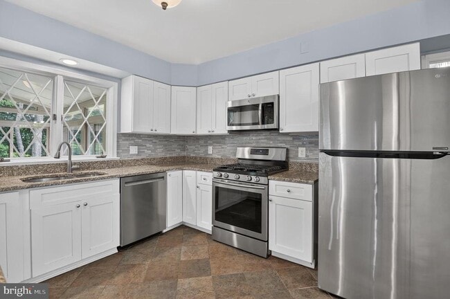 Photo - 9612 Annlee Terrace