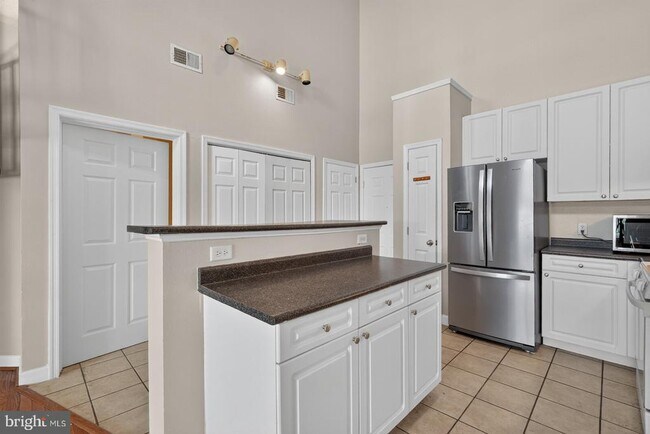 Photo - 501 Hungerford Dr Unit 307