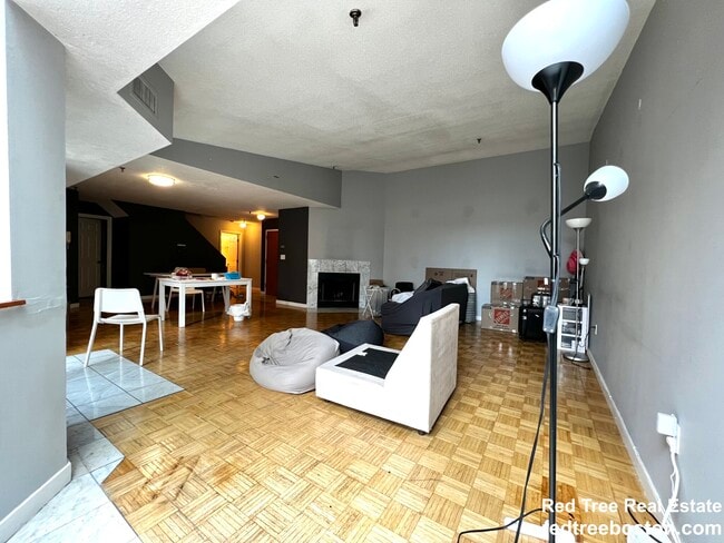 Photo - 152 Kelton St Unit 3