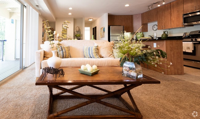 2BR, 2BA - 1020 SF