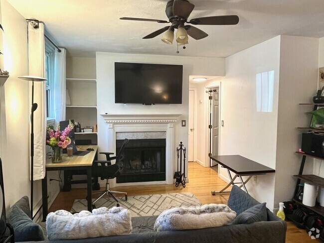 Building Photo - 84 W Concord St Unit 1 Rental