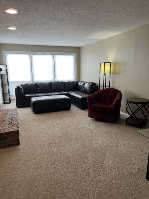 Photo - 559 Malletts Bay Ave