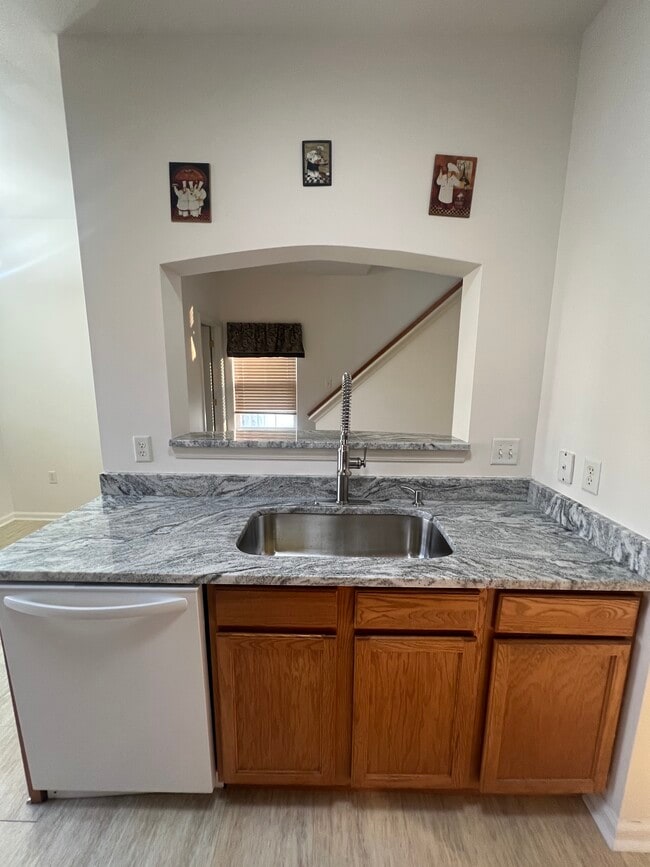 Photo - 8 Dolmen Ln