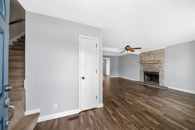 Photo - 3851 Man O War Blvd