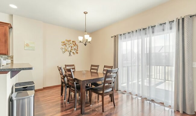 Photo - 1795 Sara Ct