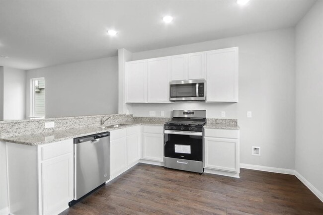 Photo - 1421 Mount Bassie Trl