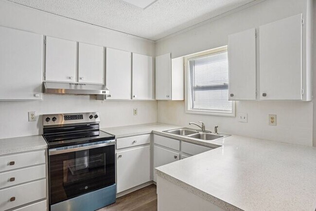Building Photo - 1412 Bethabara Hills Ct