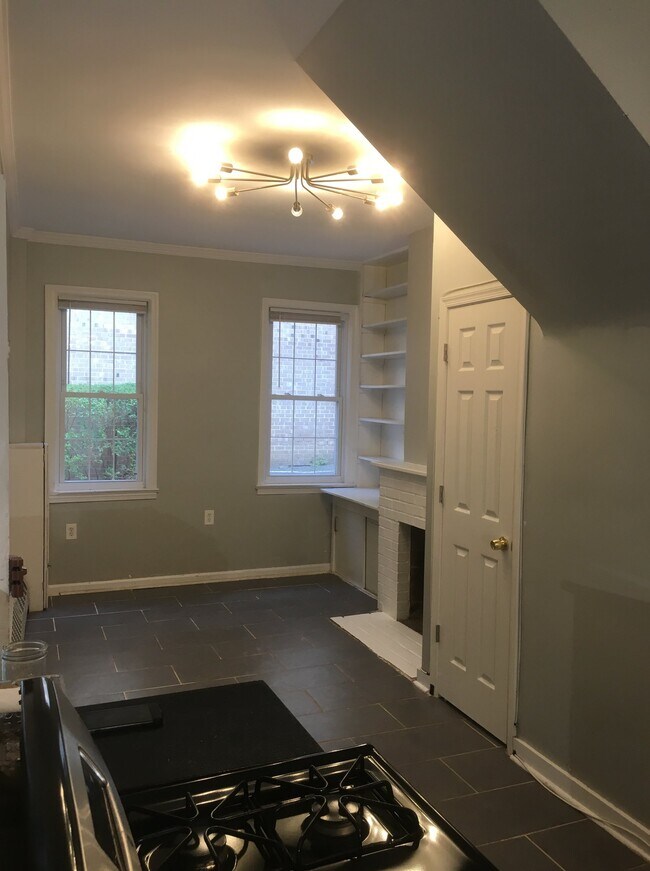 Photo - 21 Snows Ct NW