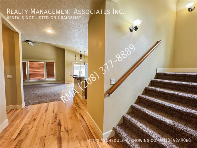 Photo - 919 E Boise Ave