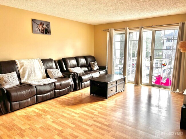 465 Northam Dr