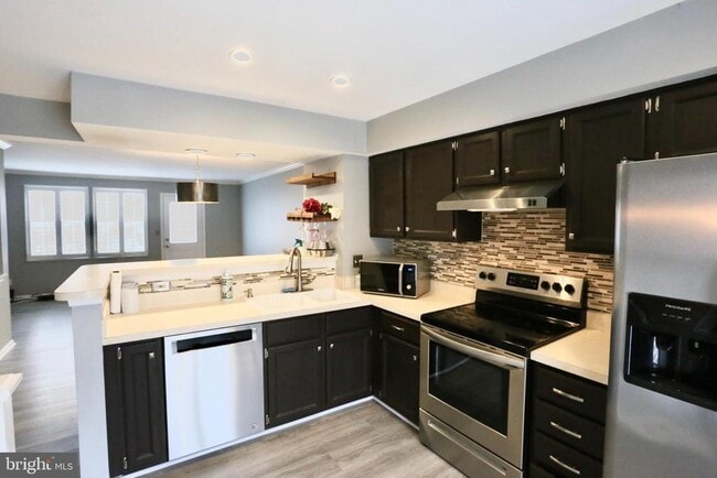 Photo - 6623 Skylemar Trail