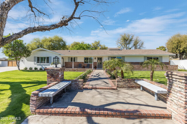 Photo - 618 W Palmaire Ave House