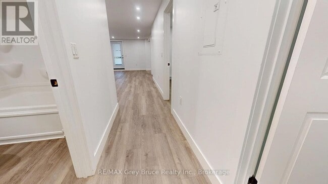 Photo - 39 1st Ave S