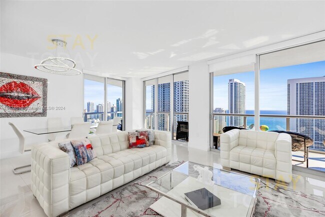 Photo - 2600 E Hallandale Beach Blvd Unidad T2902 Rental