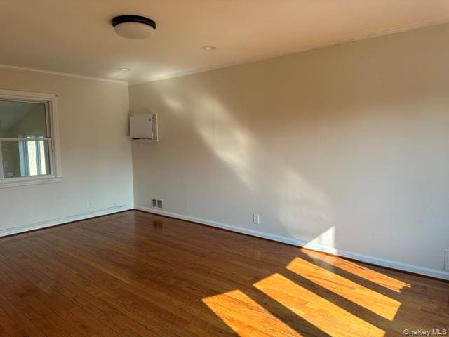 Photo - 410 Herricks Rd