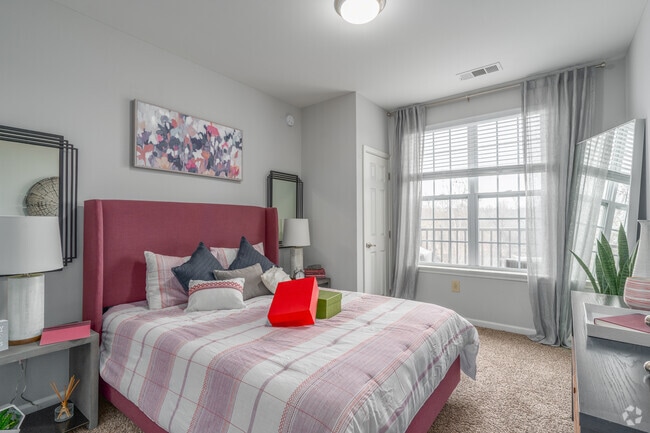 Monroe 1BR, 1BA - 774SF Bedroom