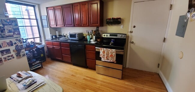 Photo - 937 Christian St Unit 2R